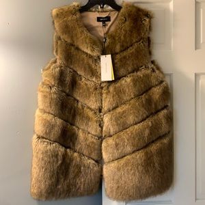 Karen Millen large faux fur vest! NWT!!